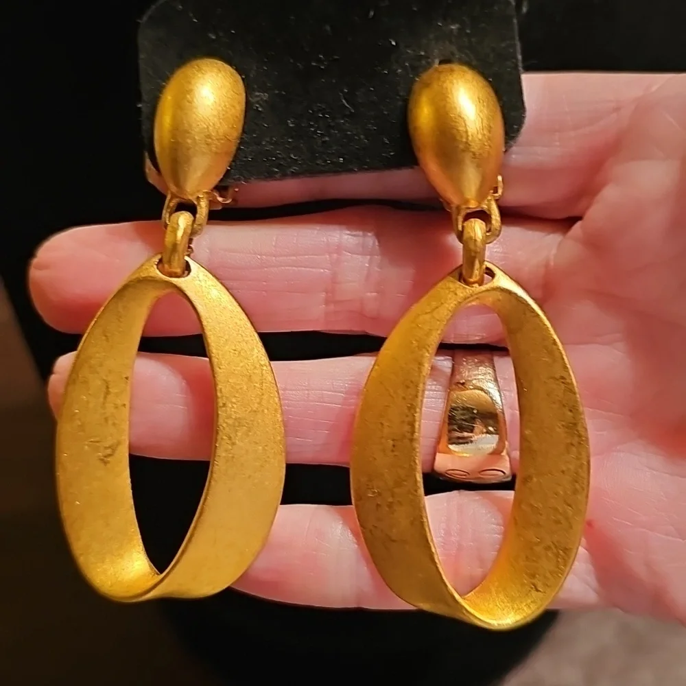 The Limited Gold Oval Drop Earrings - Women's Jewelry Vintage 1990s Clip On - Picture 2 of 3